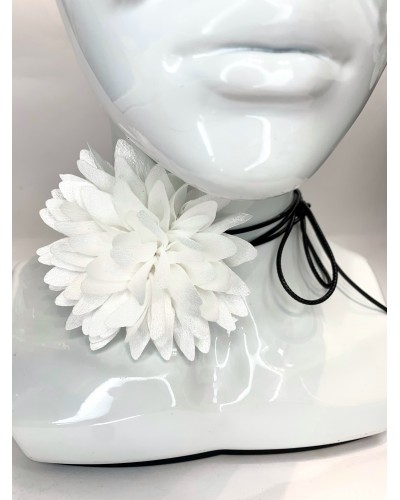 Чокер белый "Цветок" , артикул 3770